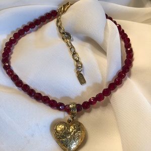 1928 chocker gorgeous red. 😍👄